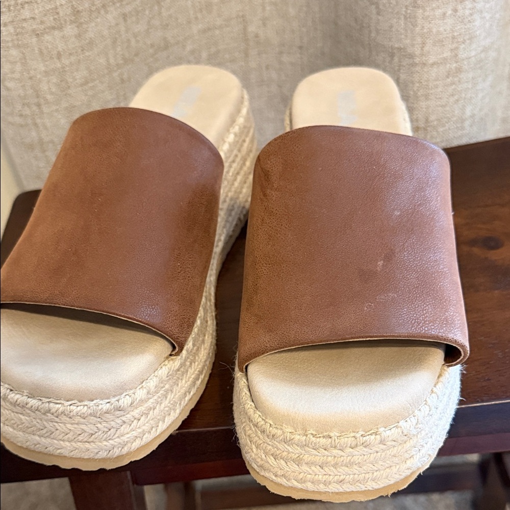 MIA brown wedges - Picture 3 of 4